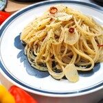 Peperoncino with plenty of garlic