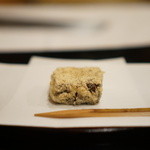 美かさ - 黒胡麻羊羹の天ぷら