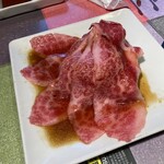 Yakiniku Tokuju - 和牛炙りカルビ＠935円