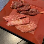 焼肉　黄金の牛 - カルビ、ハラミ