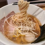 一麺天に通ず - 冷やし貝だし(税込1,000円)
            トッピングは炙り帆立貝柱、薄切り叉焼、メンマ、白髪葱、海苔
            麺屋棣鄂(京都)さんの全粒粉の中太麺ストレートだが星は少なめ