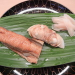 Sushiuosuke - 穴子は鮨 魚助の自慢のひとつ。ふっくらとした触感や繊細な甘みは京都の料亭の方も舌を巻くほど。