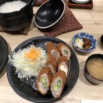 とんかつ神楽坂さくら - 巻きカツ定食