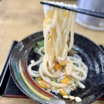 日の出製麺所 - ぐちゃぐちゃに絡めていただきます。