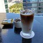 アートカラーズダイニング - アイスカフェラテ