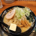 北海道らーめん 味源 - 味噌ラーメン大盛バタートッピング