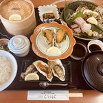 くいどうらく - 割り箸の大きさから、スゴク豪勢な御膳なことがお分かり頂けるはず！