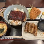 dankicchinshimmachishokudou - うなぎ丼アジフライ１枚、揚げ春巻き