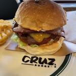 CRUZ BURGERS & CRAFT BEERS - 