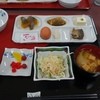 ビジネスホテル新天 - 料理写真:（2013/8月）和定食の朝食はご飯とお味噌汁がお代わり可