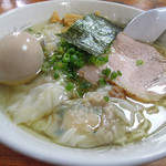 伊達屋 - 塩雲呑麺＋煮たまご＠ズームアップ