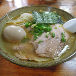 伊達屋 - 赤みそラーメン＋チャーシュウ＋煮たまご