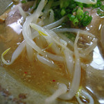 伊達屋 - 赤みそラーメン＋チャーシュウ＋煮たまご＠ズームアップ