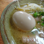 伊達屋 - 赤みそラーメン＋チャーシュウ＋煮たまご＠ズームアップ