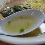 伊達屋 - 塩スープを飲む