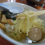 伊達屋 - 塩雲呑麺啜る