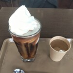 ホリーズカフェ - Dutchクリームコーヒー460円