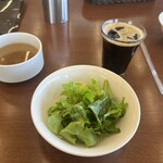 Restaurant Shun Sai - ブュッフェの野菜、スープ、アイスコーヒー♪