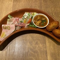 マヌエル タスカ ド ターリョ 丸の内店 - 