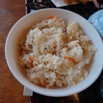 Wa Kyou An - ◯かやくご飯
                      ほんのりと出汁醤油味で、お上品な味わい。
                      噛んでいくとお米の甘みと
                      味醂とかの味わいが合ってて美味しいねえ。