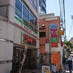 Saizeriya - 裏門通り沿いのビル2階が店舗