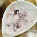 かき氷店 小桃 - 今日はダークチェリーの果肉がたくさんあった♡