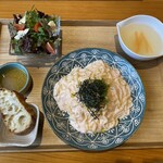 Cafe Bar maru sankaku shikaku - バケットもサラダもセットなりね(^o^)/
