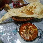 The Kitchen&CAFE - キーマカレー、プレーンナン