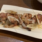 谷川のパスタ エルベ - 「とり肉の鉄串オイル焼き(ネギ)」¥150