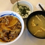 松屋 - 牛めしミニ230円味噌汁がつく