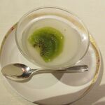 南園 - ｢フルーツ入り　冷やしアーモンドゼリー｣