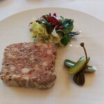 Le Bourguignon - ブルギニオンの肉のテリーヌ　サラダ添え