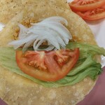 バッファローキング - レタス、トマト、オニオンを乗せて