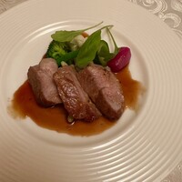 DINING 六区 - 主人の肉料理。
