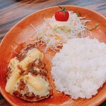 Bikkuri Donki - ポテサラバーグディッシュ　チーズプラス