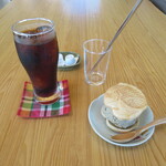 Kafe Soso Do - アイスコーヒー　500円　＋　あわしま鯛もなかジェラートギンバソウ焙じ茶　400円