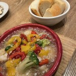 神戸三宮オイスターハウス - 牡蠣と小エビのアヒージョ