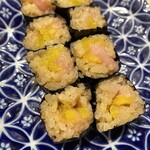 超速鮮魚寿司 羽田市場 - とろたく巻き