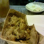 かどやホルモン店 - ちまき。あんまりにもうまいから、黙々と食べてたら、おじさまに「一人で食べきる気か！たわけ！」と一喝されちゃいました。ちまき。