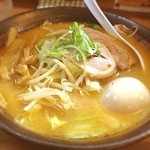 Ramen Shinonomeya - 野菜たっぷりの味噌ラーメン。