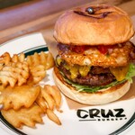 CRUZ BURGERS & CRAFT BEERS - 