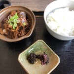 八瀬平八 - モツ煮込み味噌味