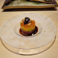 鮨 四心 - 本鮪とアボカド、白エビのタルタル バルサミコ醤油