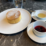 ANAインターコンチネンタル安比高原リゾート - スフレパンケーキもオーダー。2人でシェアしました。