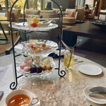 ANAインターコンチネンタル安比高原リゾート - アフタヌーンティー。紅茶はおかわりを頼むとポットで用意してくれるようでした。