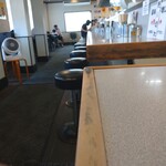 匠家 - 奥に長いカウンター