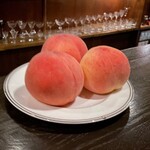 バー エイジング - カウンタ―のカクテル用桃