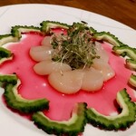 ウエストパパ - ＤＡＹ－４：帆立貝の梅酢ソース、ゴーヤを添えて