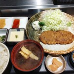 Gyuukatsu Motomura - 牛かつ定食