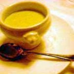 Restaurant Watabe - ブロッコリーのスープ（取っ手がライオン）